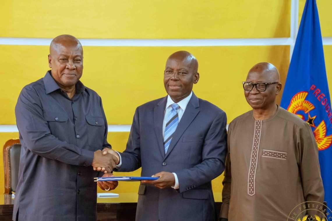 President Mahama Receives Strategic Report on UGMC Transition